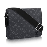 Louis Vuitton District PM M44000 Monogram Eclipse Canvas Messenger Táska